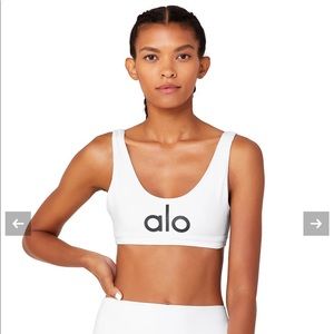 NWT alo yoga sports bra